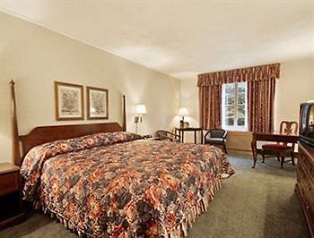 Ramada Inn 1776 Вільямсбург Екстер'єр фото